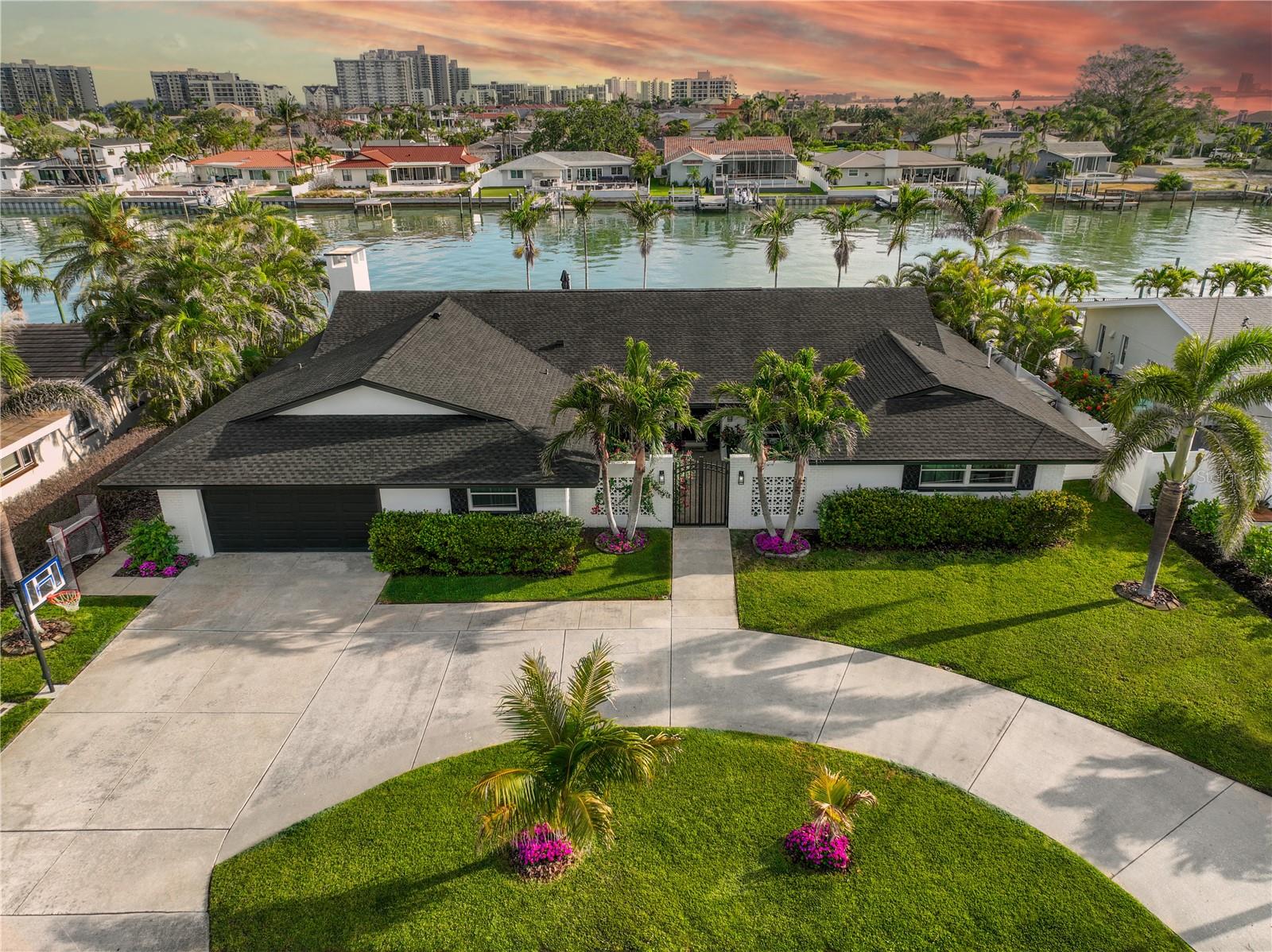 221 HOWARD DR, BELLEAIR BEACH, FL, 33786