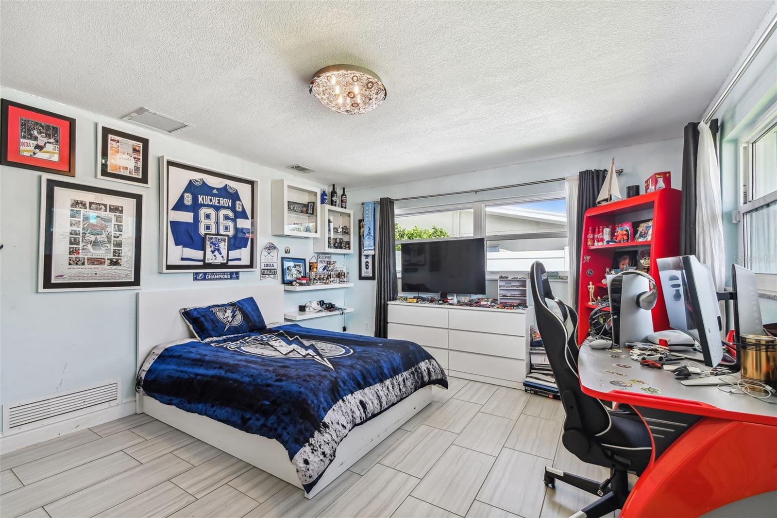 221 HOWARD DR, BELLEAIR BEACH, FL, 33786