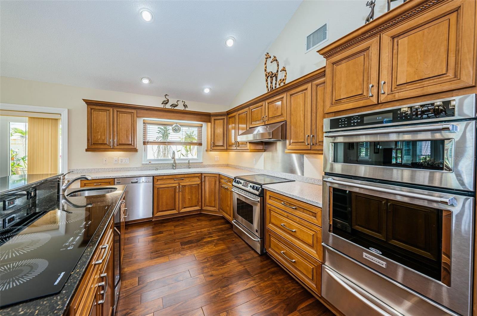 10109 TARPON DR, TREASURE ISLAND, FL, 33706