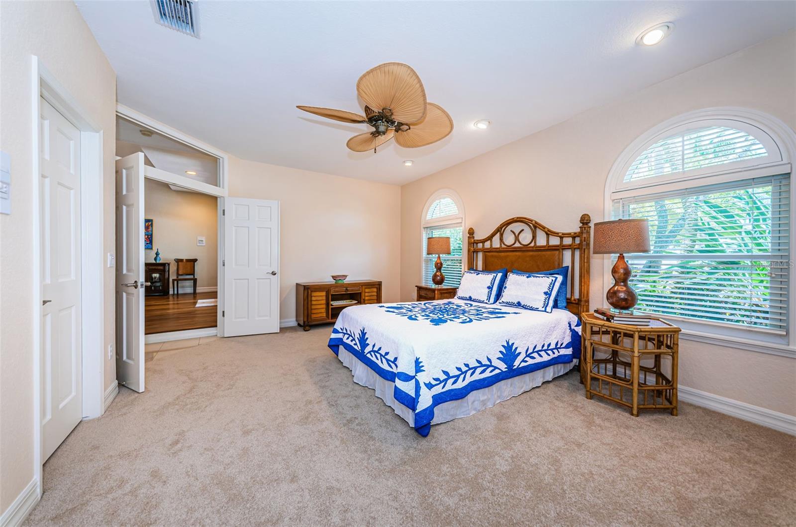 10109 TARPON DR, TREASURE ISLAND, FL, 33706