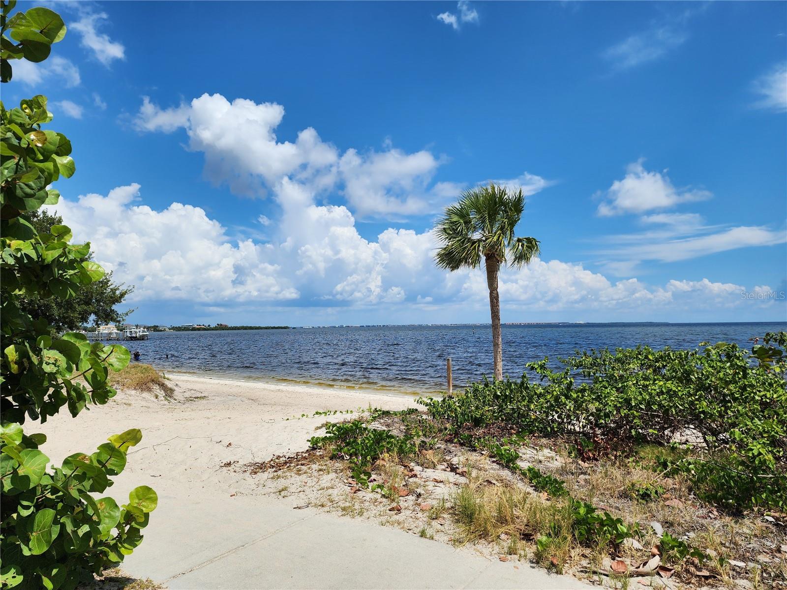 1286 HILLCREST AVE NW, PORT CHARLOTTE, FL, 33948