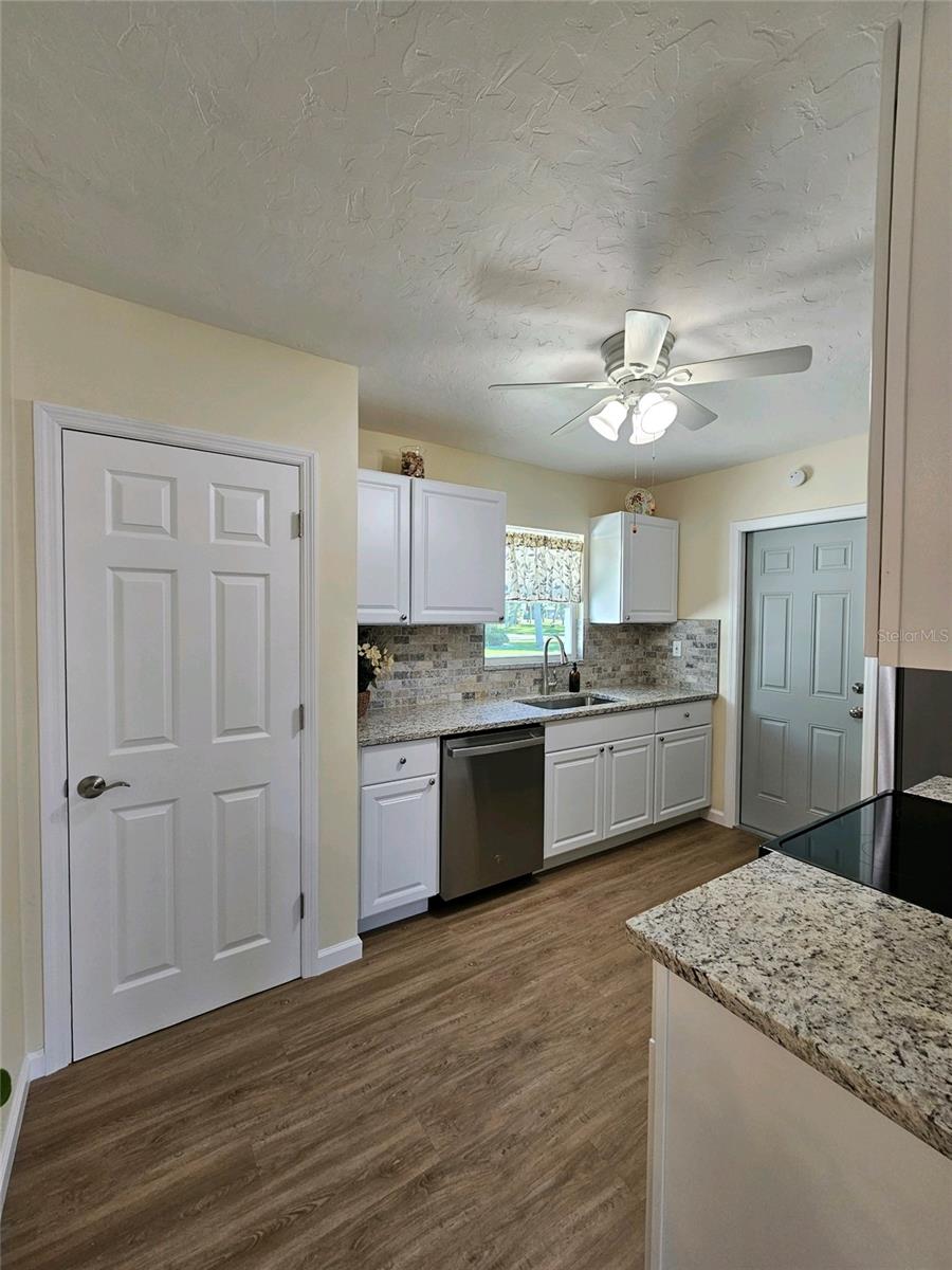 1286 HILLCREST AVE NW, PORT CHARLOTTE, FL, 33948