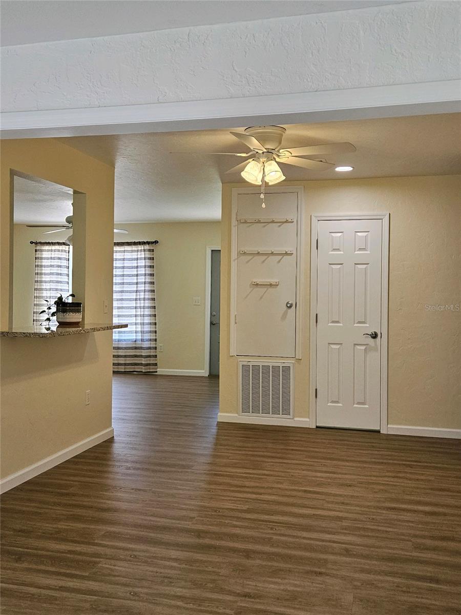 1286 HILLCREST AVE NW, PORT CHARLOTTE, FL, 33948