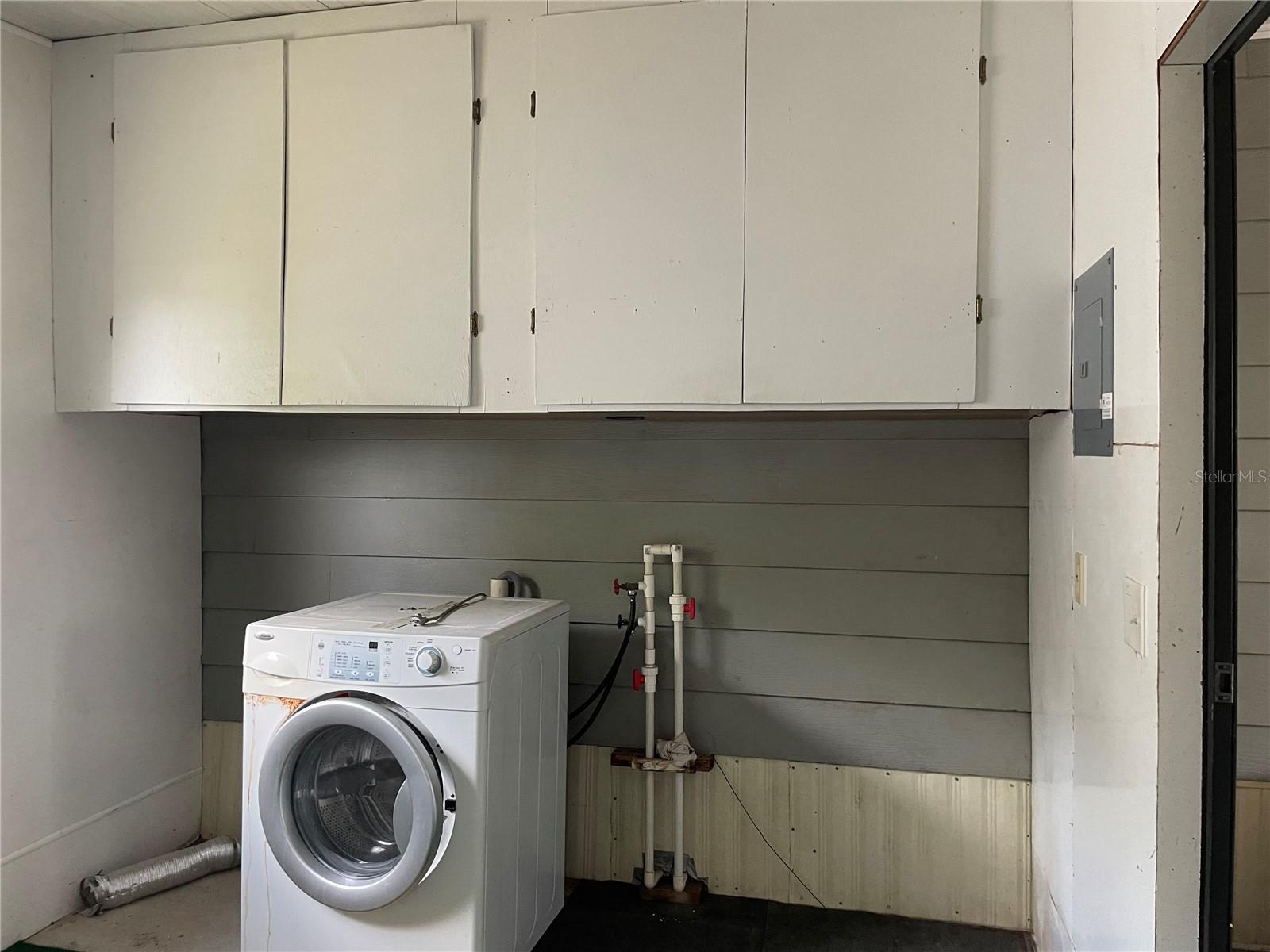 P4931085 Property Photo