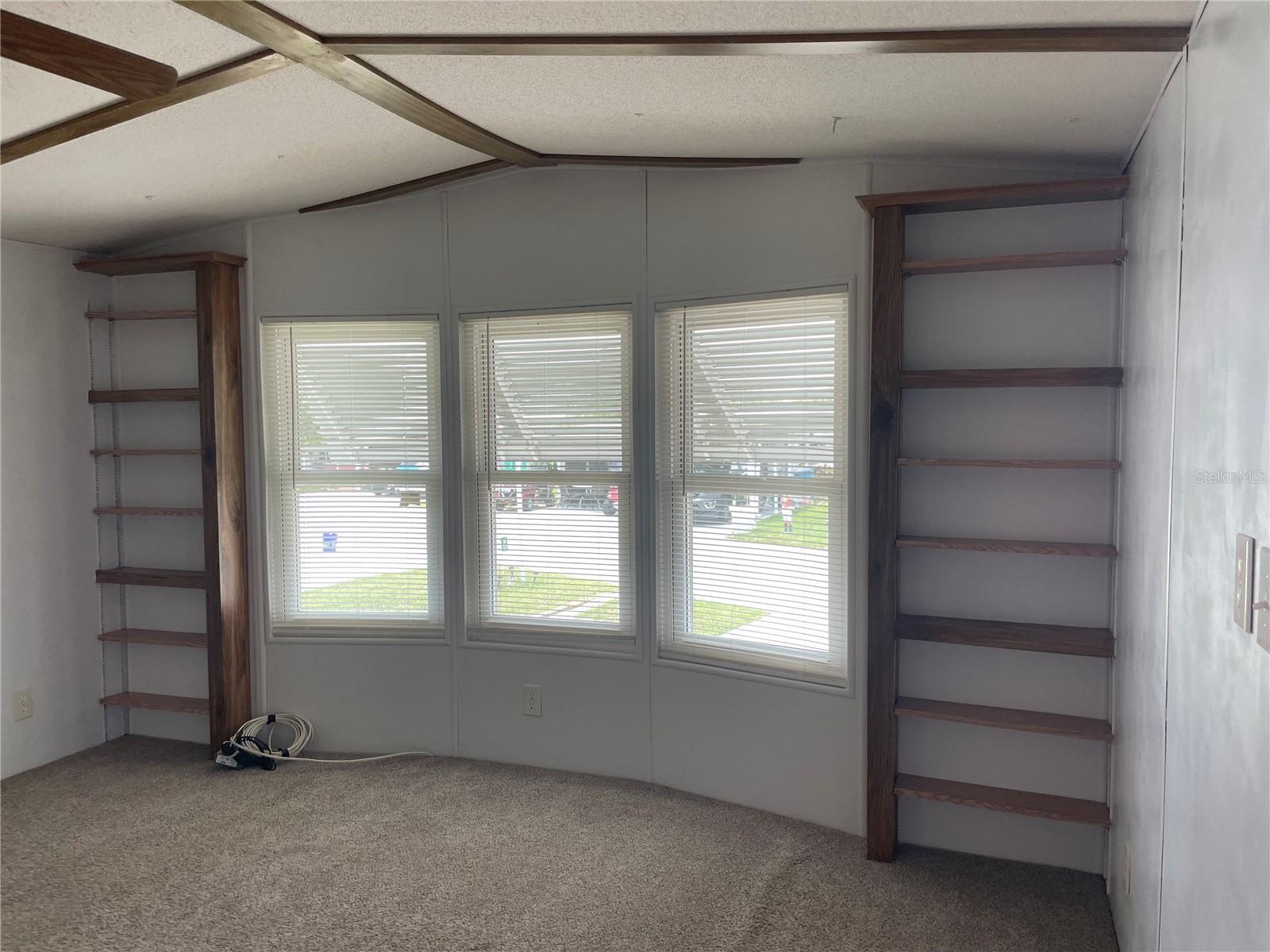 P4931085 Property Photo