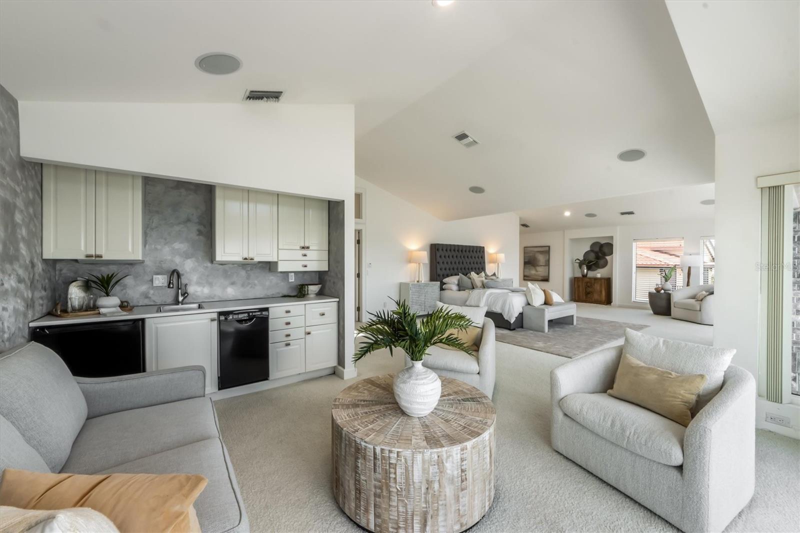 709 KEY ROYALE DR, HOLMES BEACH, FL, 34217