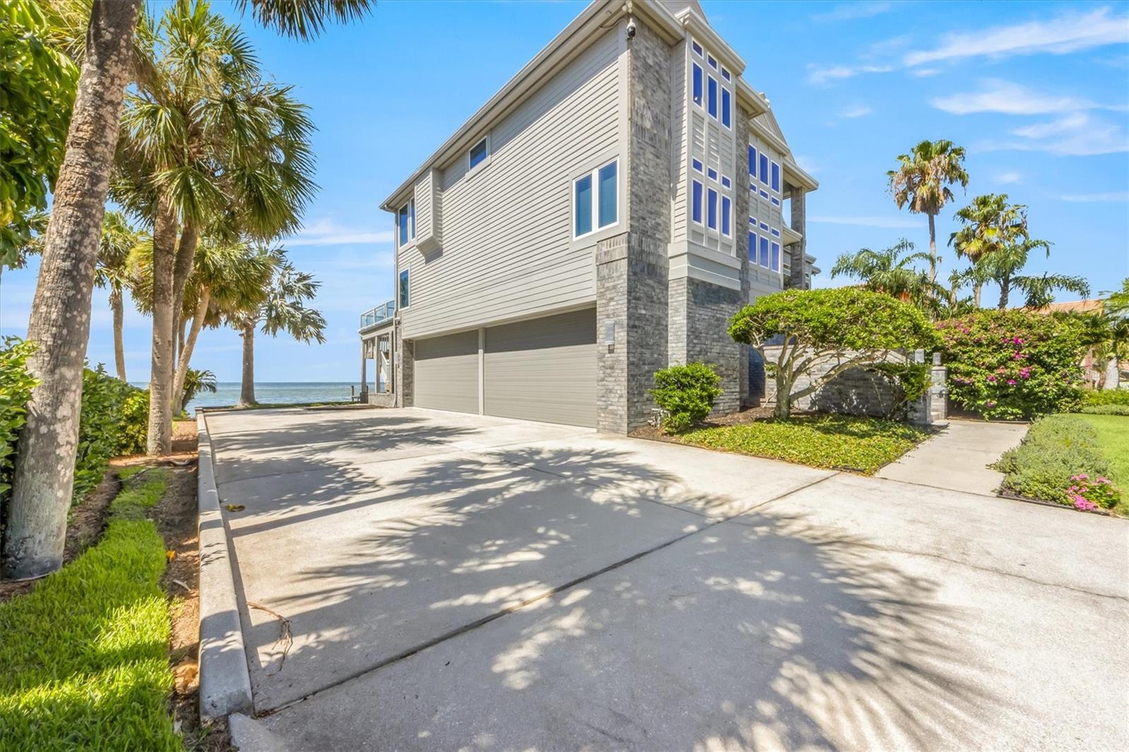 709 KEY ROYALE DR, HOLMES BEACH, FL, 34217