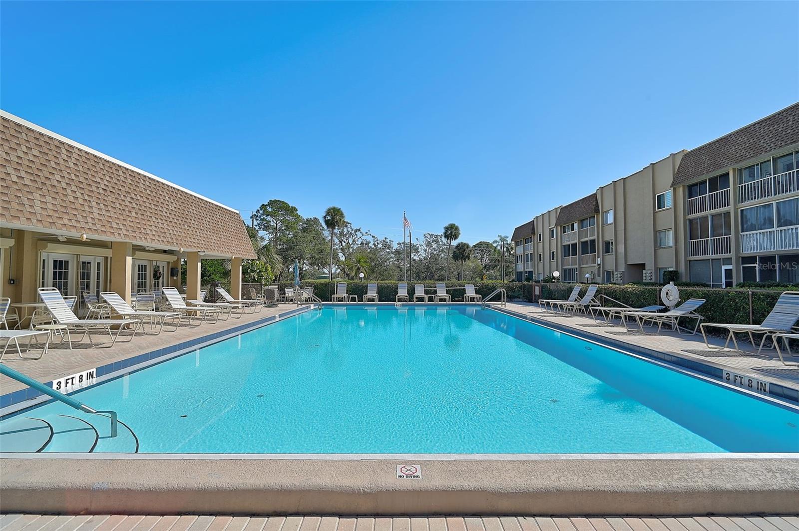 1540 GLEN OAKS DR E #B122, SARASOTA, FL, 34232