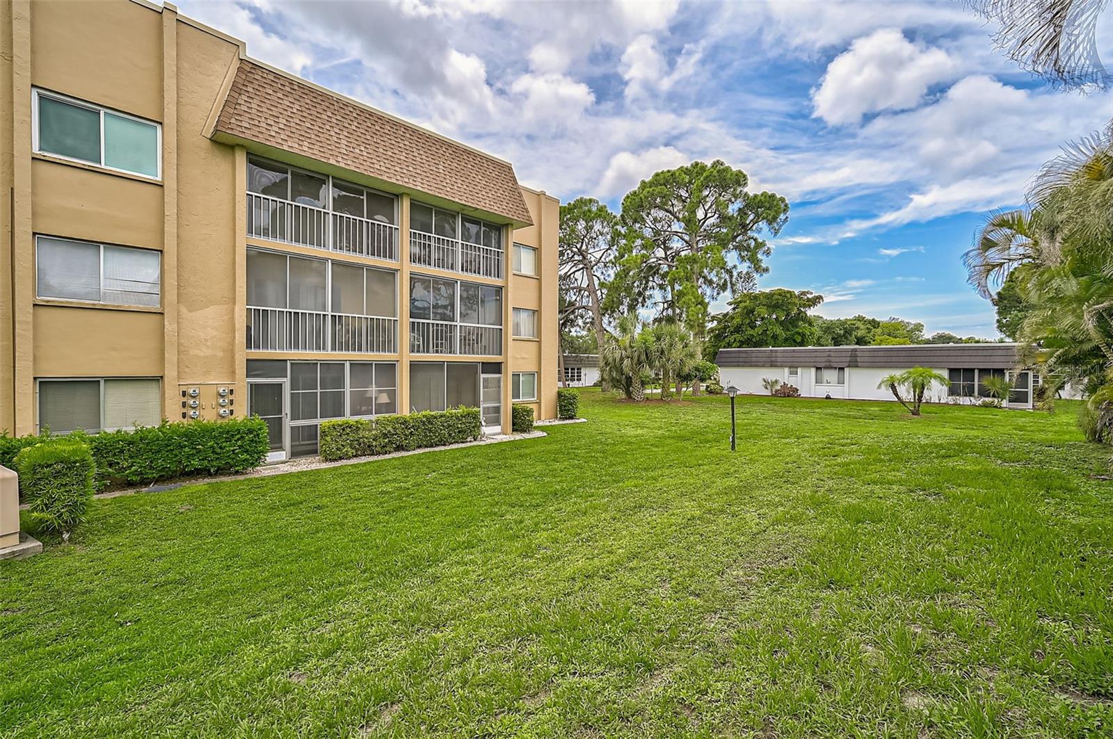 1540 GLEN OAKS DR E #B122, SARASOTA, FL, 34232