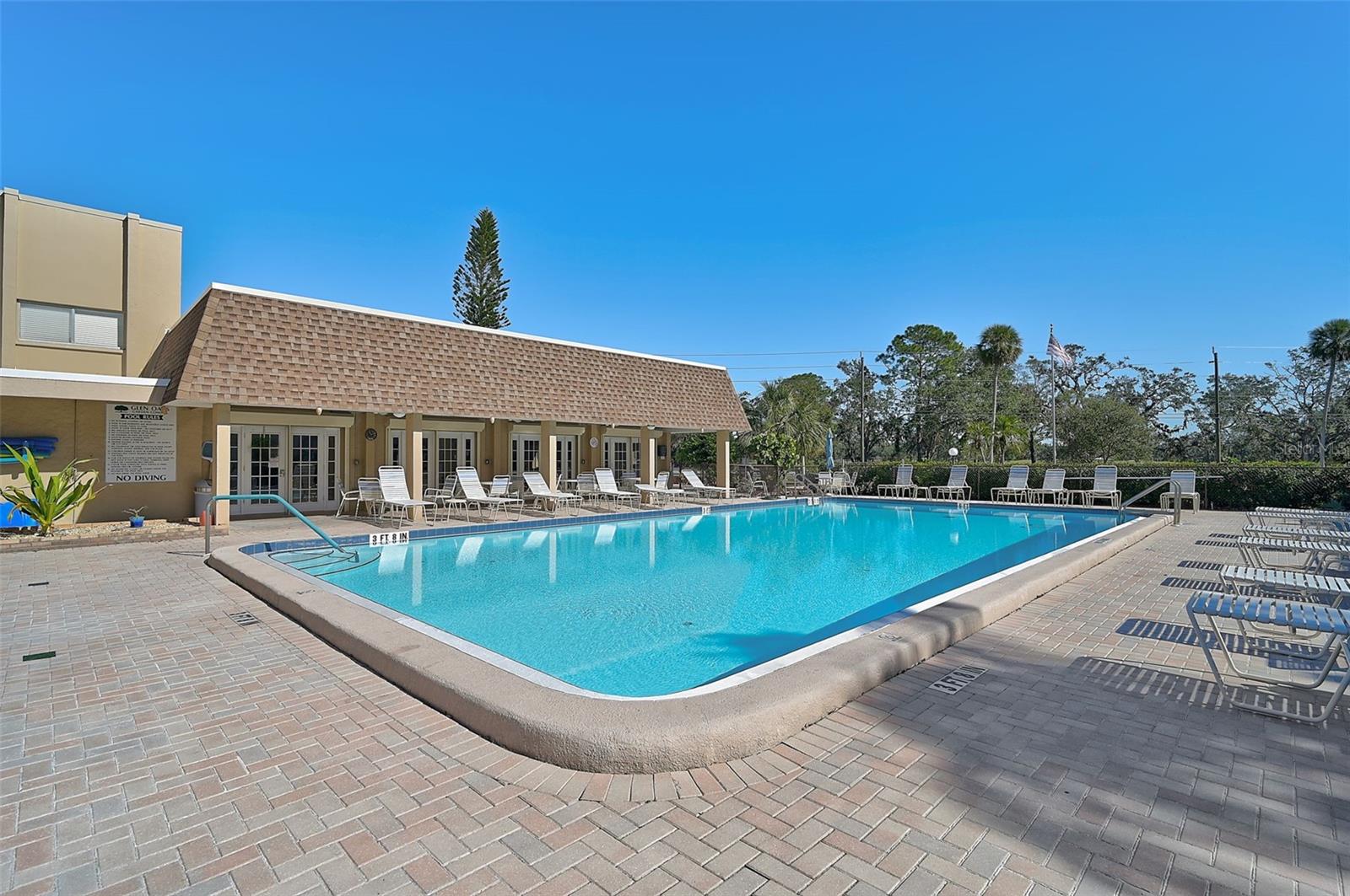 1540 GLEN OAKS DR E #B122, SARASOTA, FL, 34232