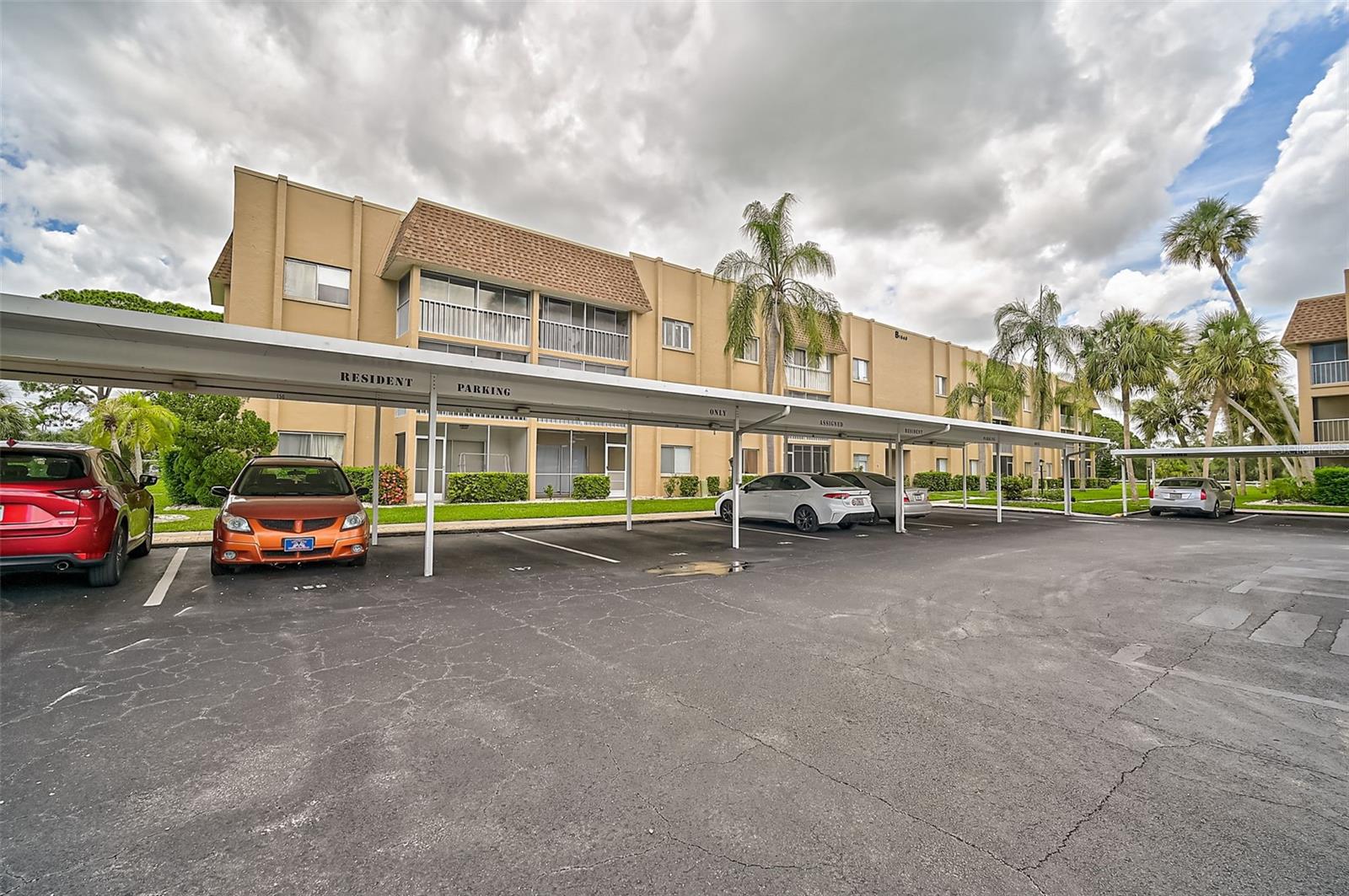 1540 GLEN OAKS DR E #B122, SARASOTA, FL, 34232