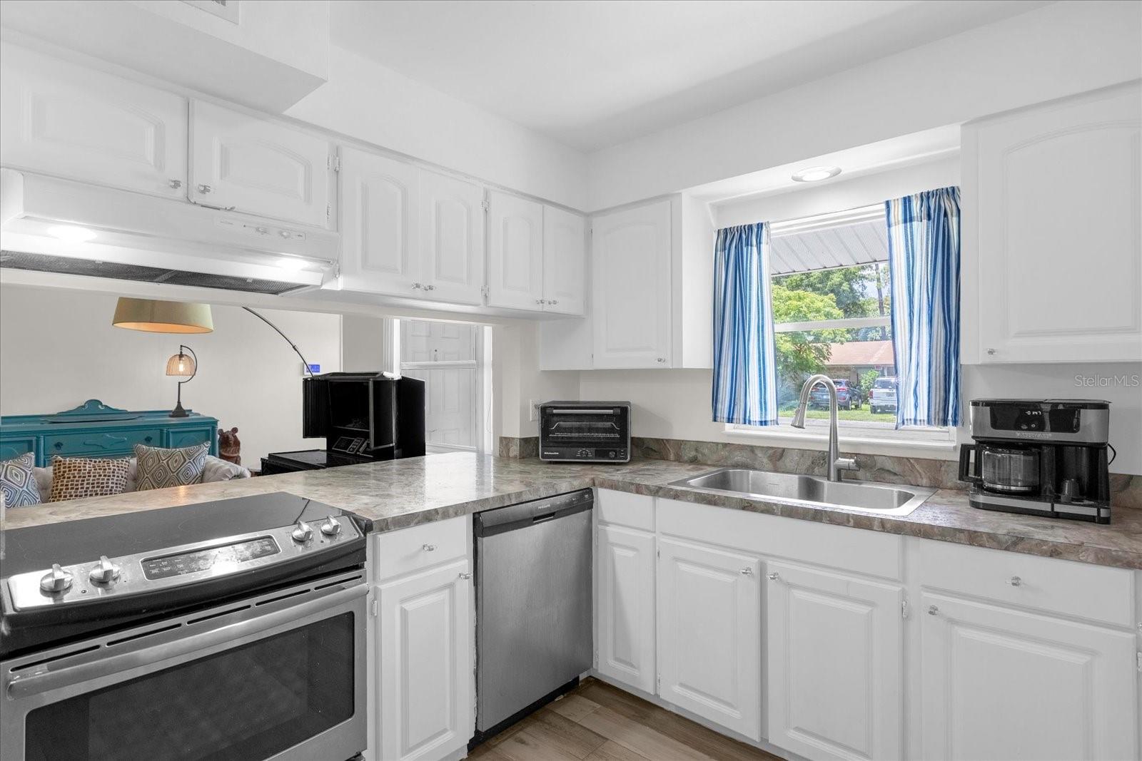 37102 OAK LN, UMATILLA, FL, 32784