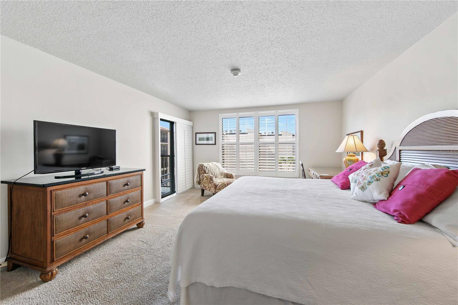 6480 MIDNIGHT PASS RD #503, SARASOTA, FL, 34242
