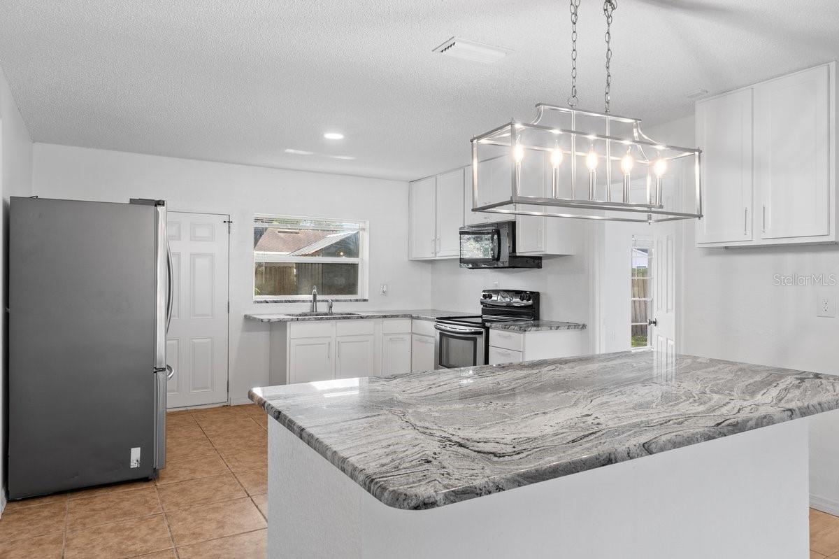2232 CRYSTAL GROVE LN, LAKELAND, FL, 33801