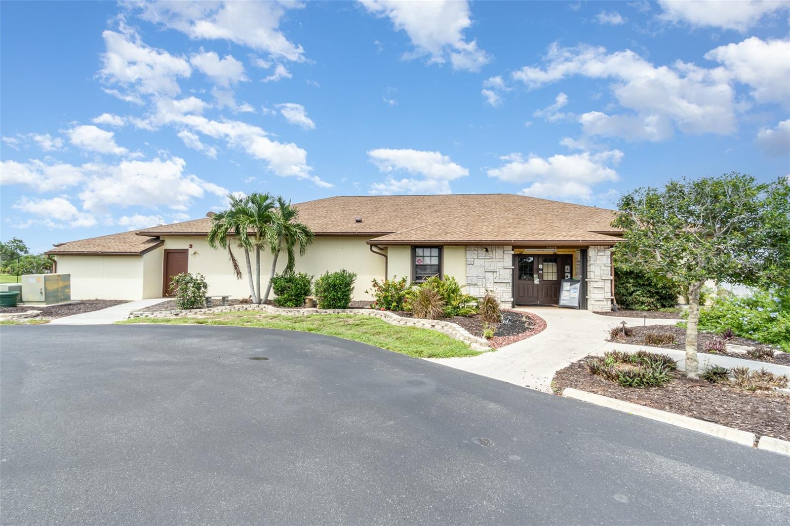 6512 COLISEUM BLVD, PORT CHARLOTTE, FL, 33981