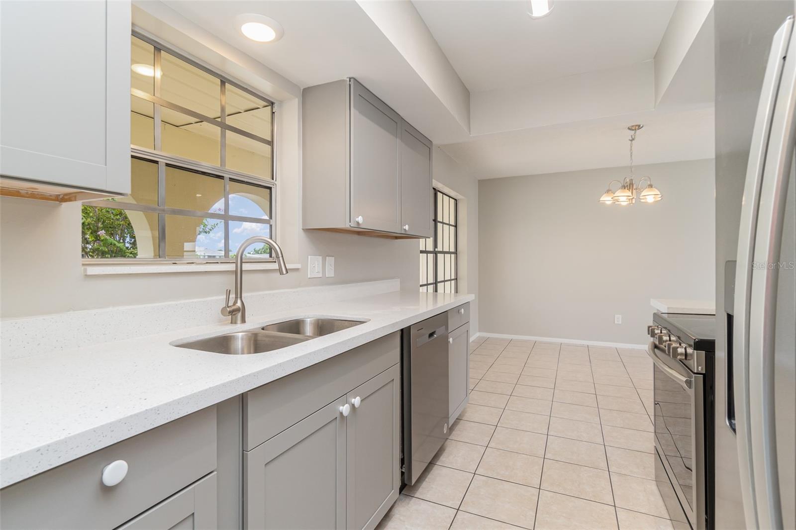 6512 COLISEUM BLVD, PORT CHARLOTTE, FL, 33981