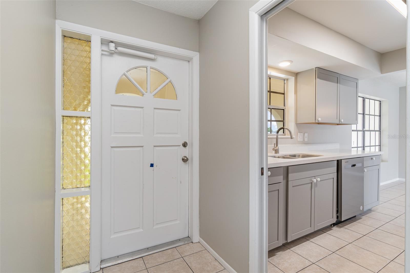 6512 COLISEUM BLVD, PORT CHARLOTTE, FL, 33981