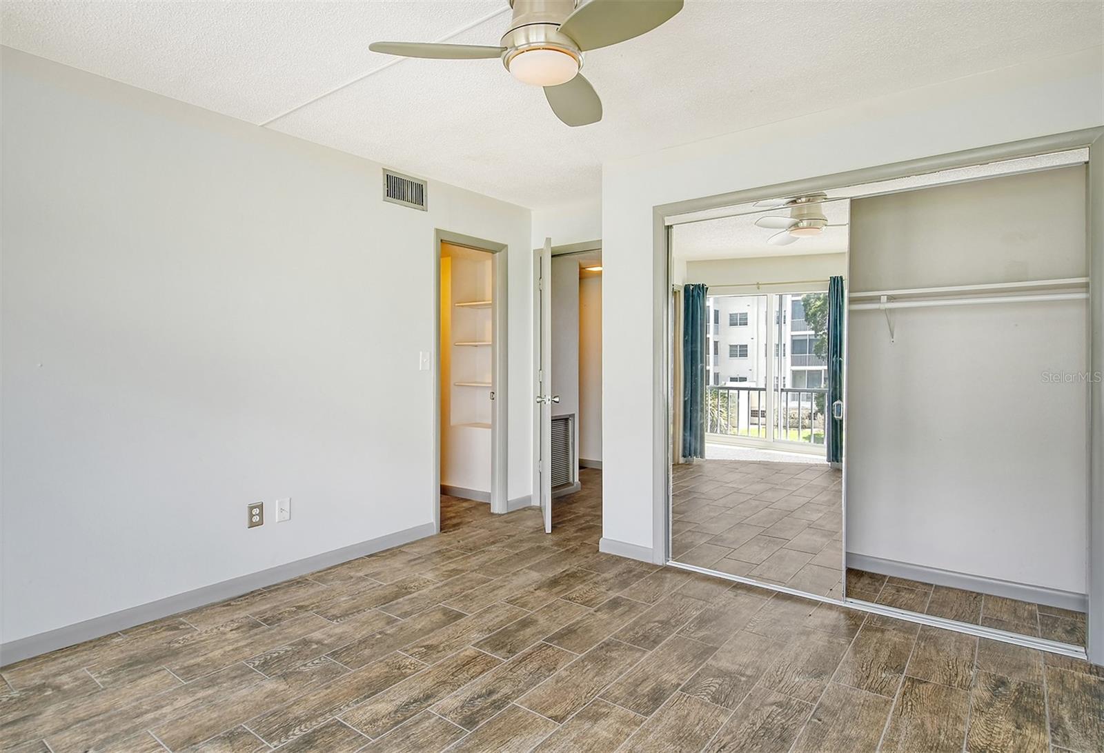 1350 N PORTOFINO DR #310, SARASOTA, FL, 34242