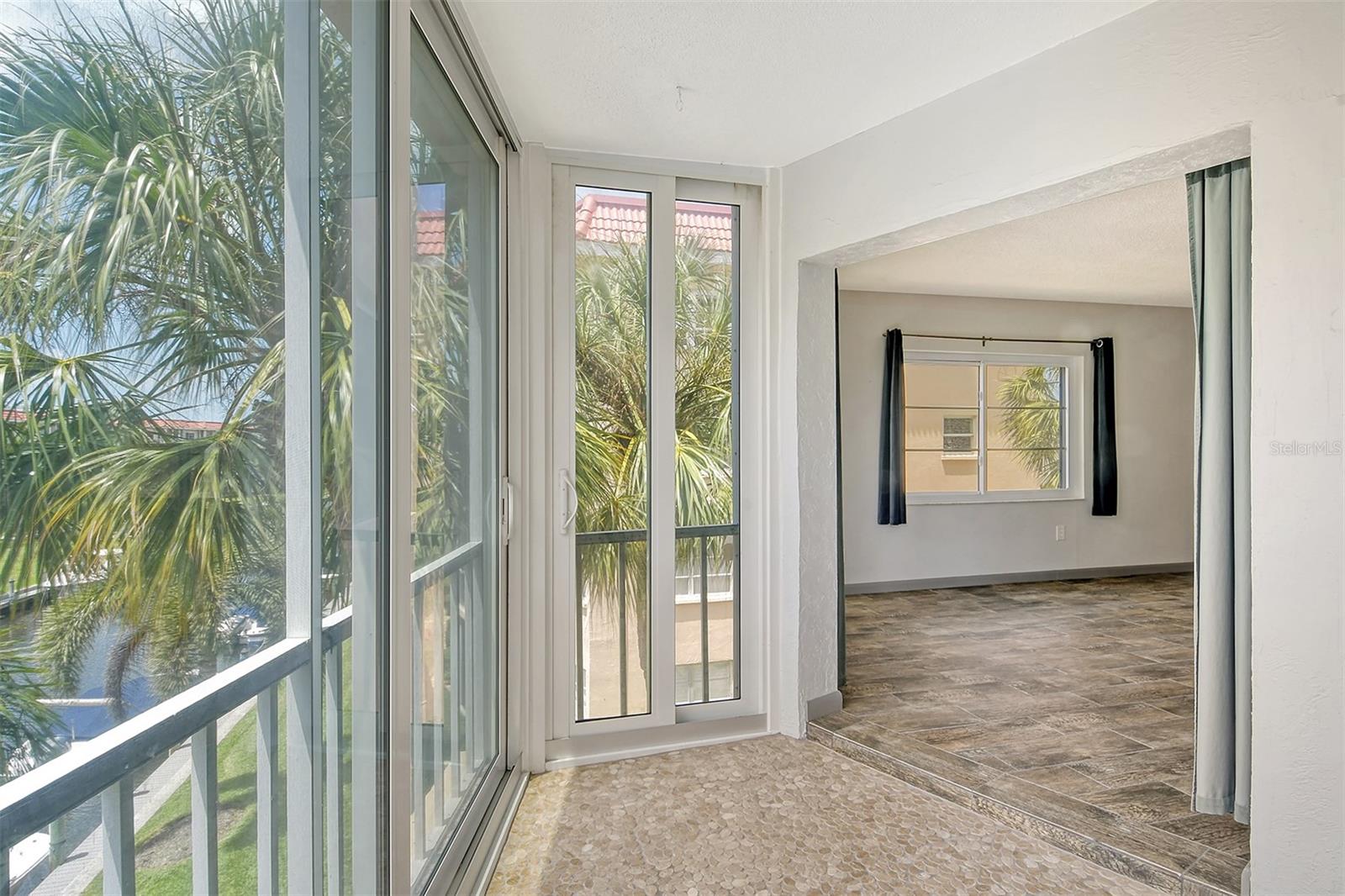 1350 N PORTOFINO DR #310, SARASOTA, FL, 34242