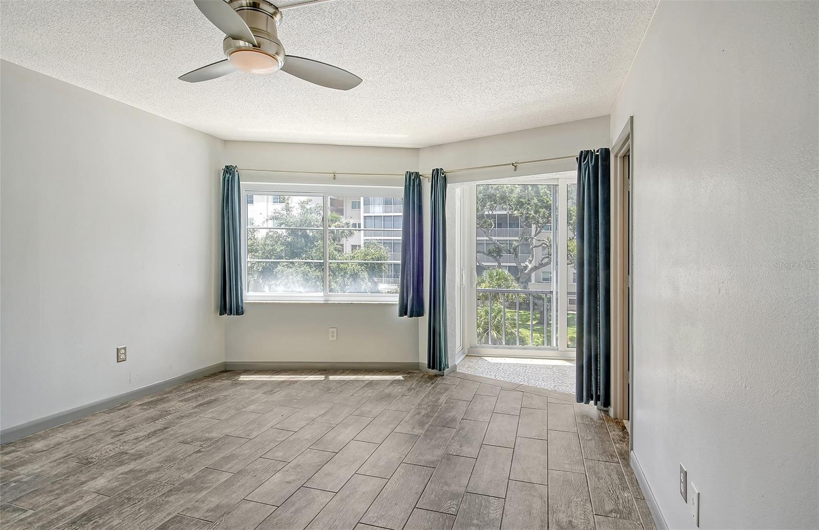 1350 N PORTOFINO DR #310, SARASOTA, FL, 34242