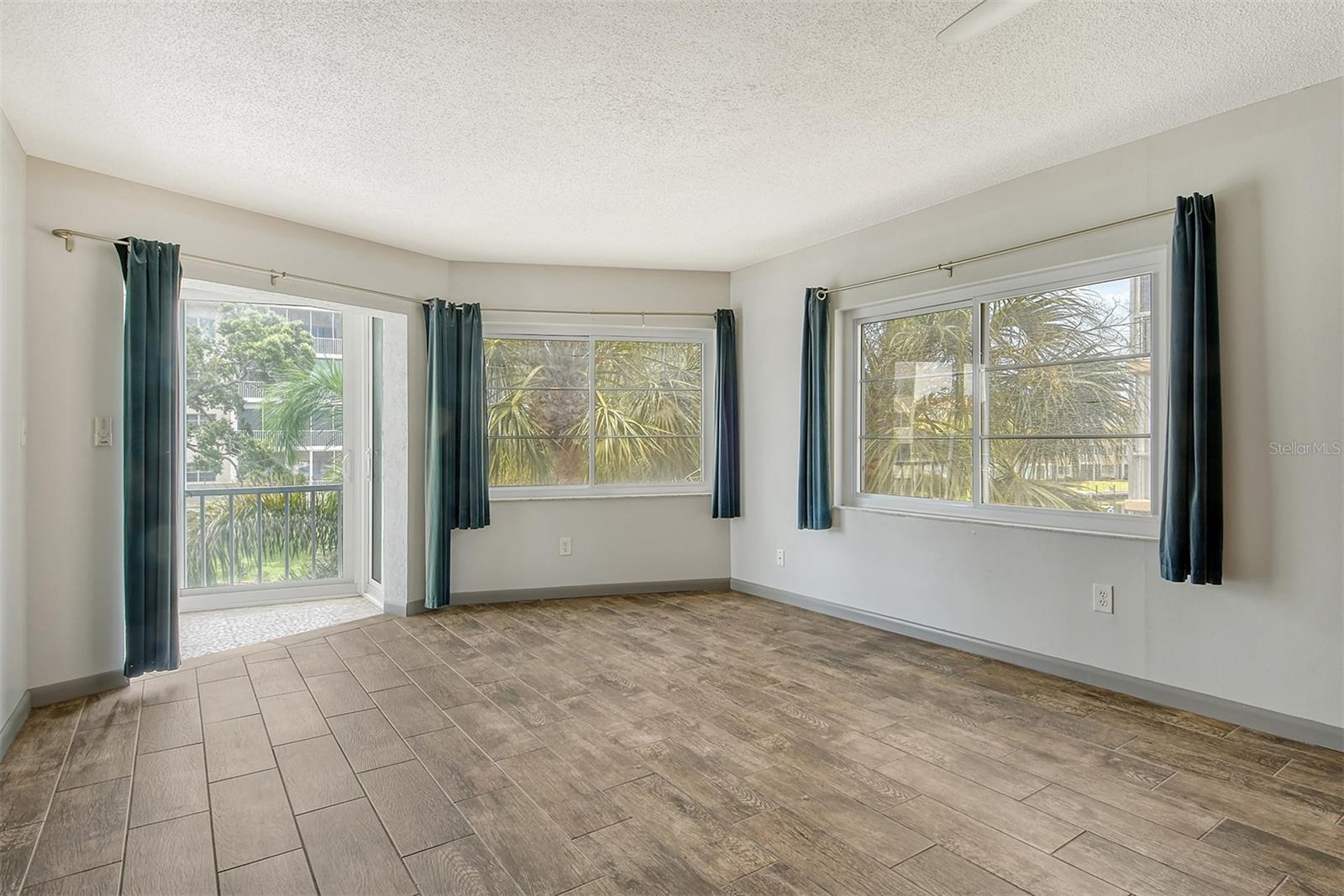 1350 N PORTOFINO DR #310, SARASOTA, FL, 34242