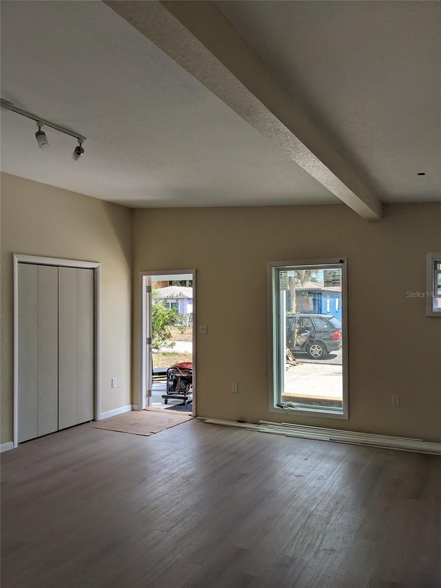 2569 LANGDON AVE S, SAINT PETERSBURG, FL, 33712