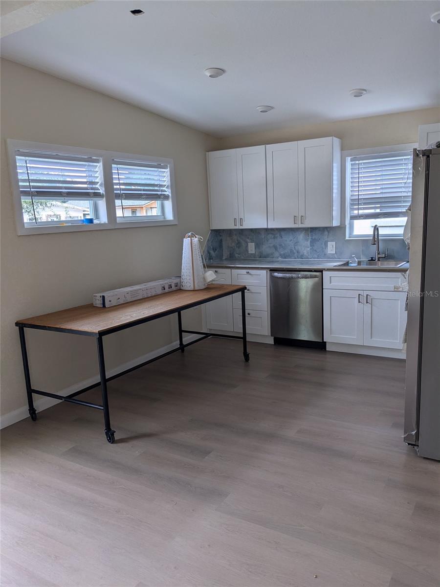 2569 LANGDON AVE S, SAINT PETERSBURG, FL, 33712