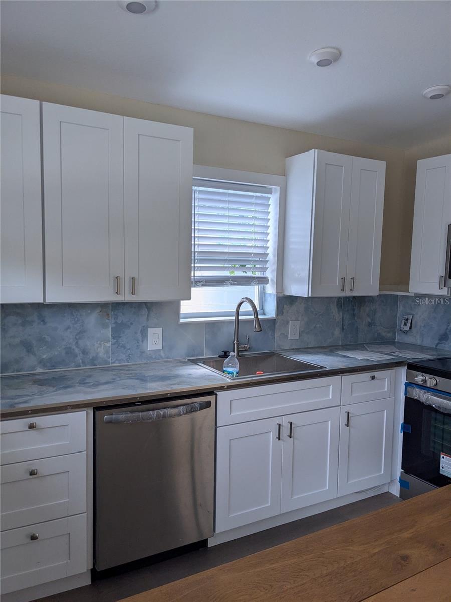 2569 LANGDON AVE S, SAINT PETERSBURG, FL, 33712