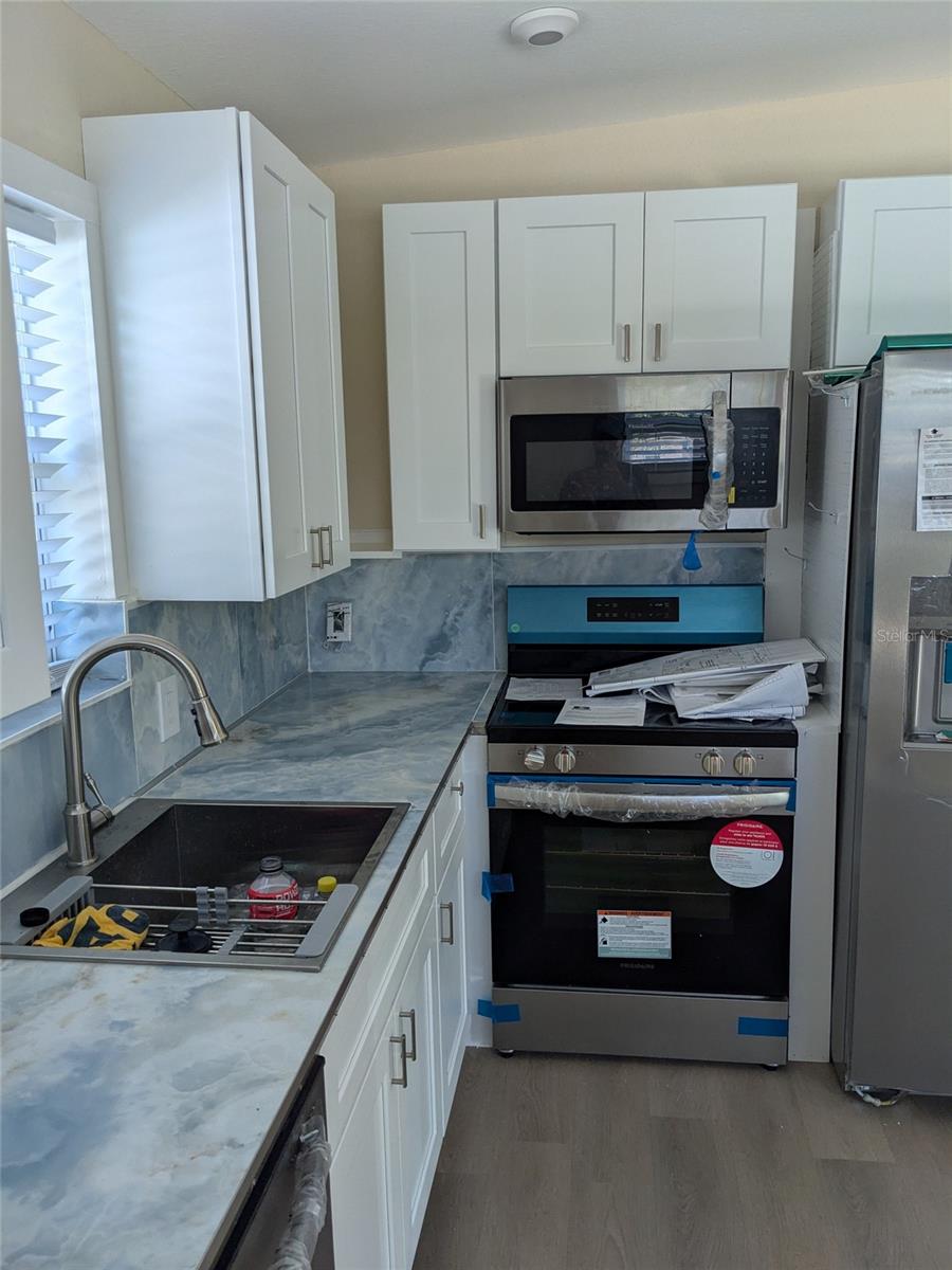 2569 LANGDON AVE S, SAINT PETERSBURG, FL, 33712