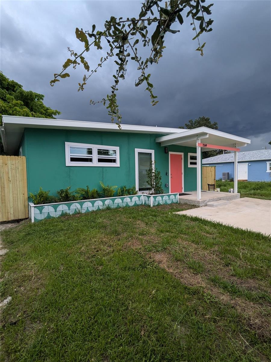 2569 LANGDON AVE S, SAINT PETERSBURG, FL, 33712