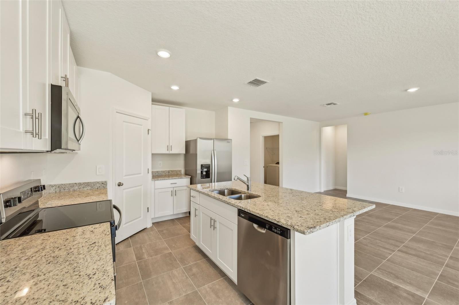 140 LAZY SHORE DR, NOKOMIS, FL, 34275