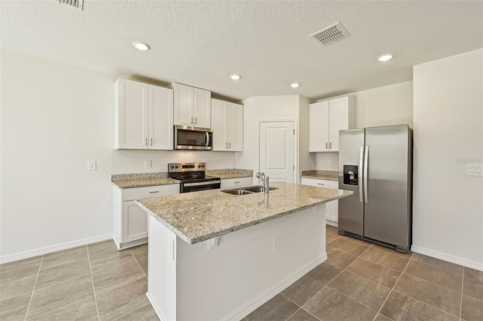 140 LAZY SHORE DR, NOKOMIS, FL, 34275