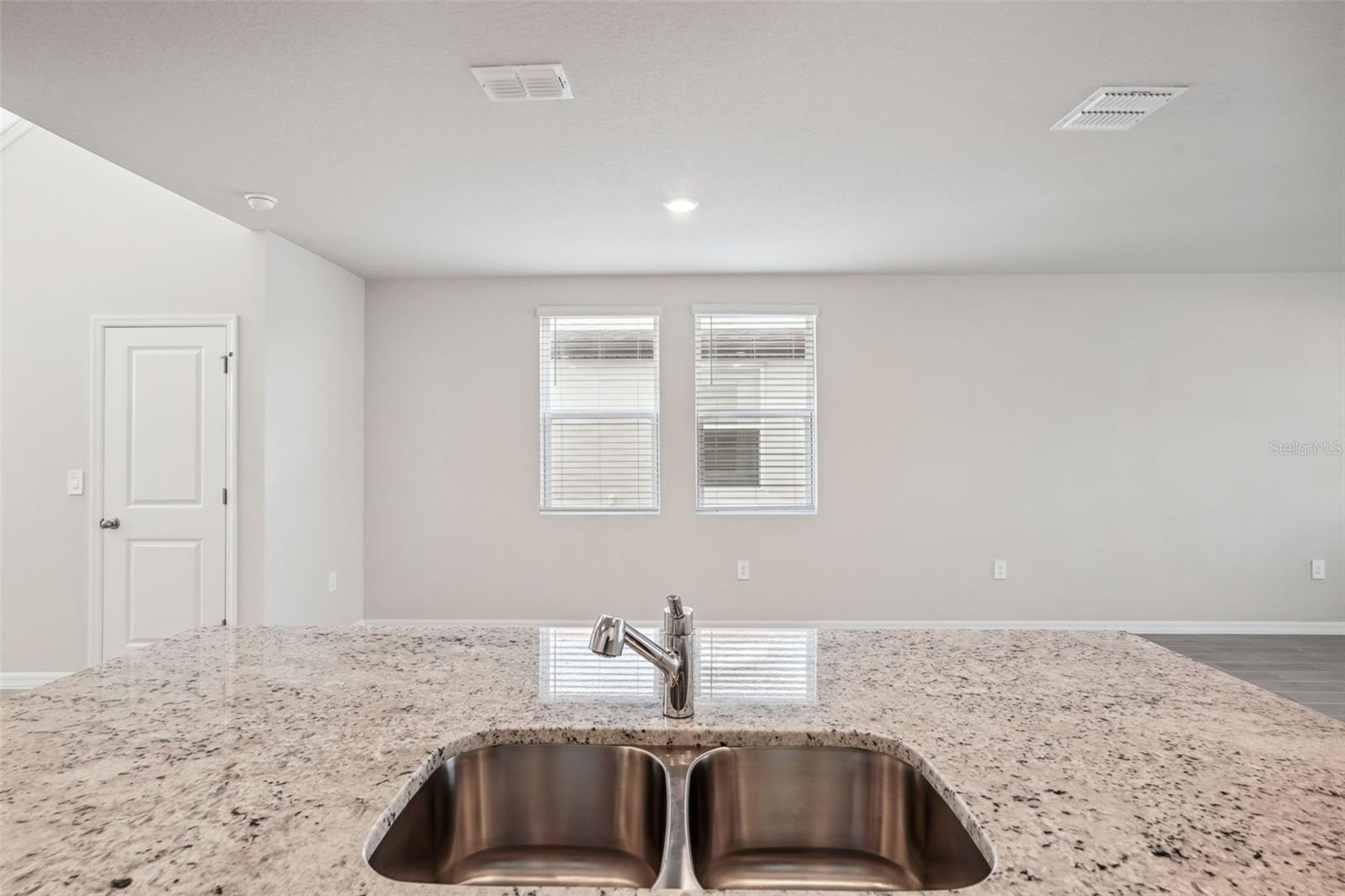 105 WHITELAND BND, NOKOMIS, FL, 34275