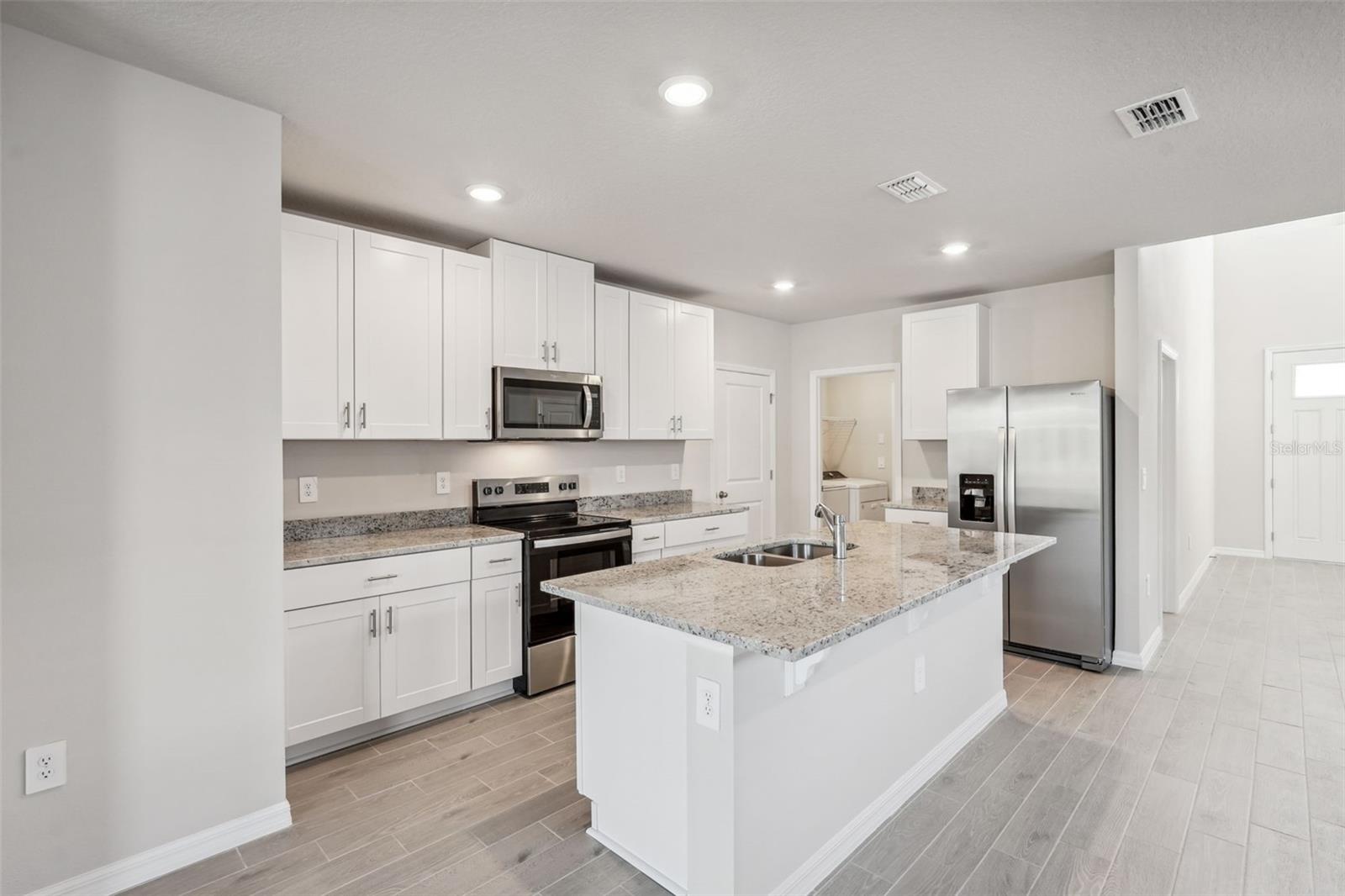 105 WHITELAND BND, NOKOMIS, FL, 34275