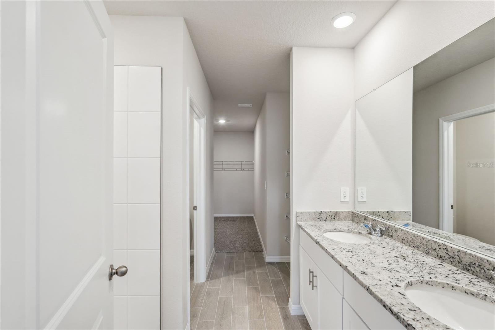 105 WHITELAND BND, NOKOMIS, FL, 34275