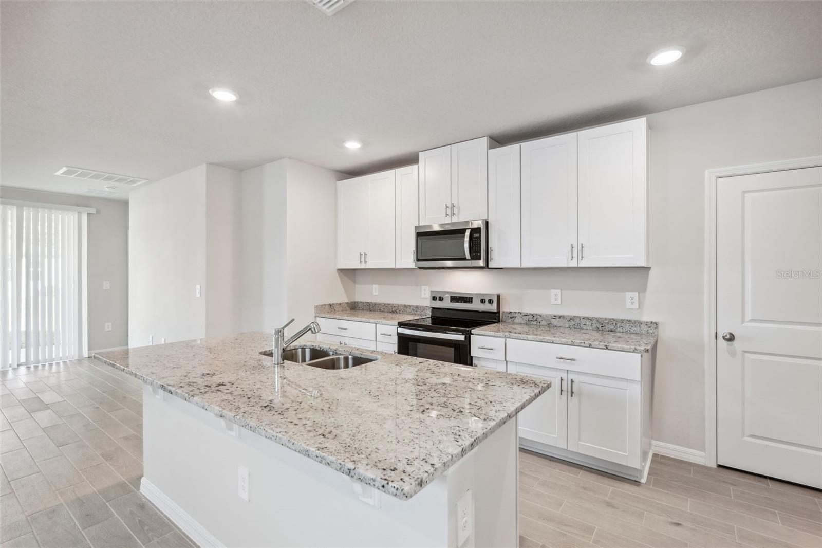 105 WHITELAND BND, NOKOMIS, FL, 34275