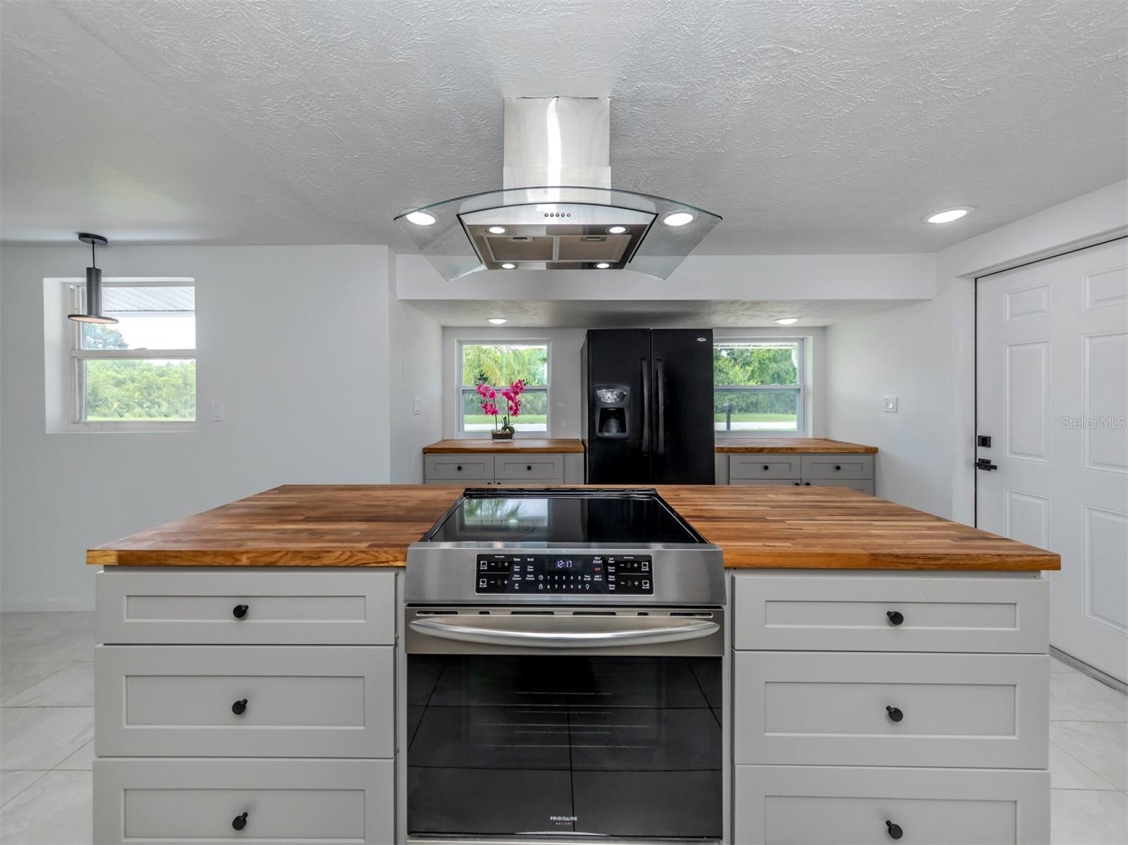 1121 GULF COAST BLVD, VENICE, FL, 34285