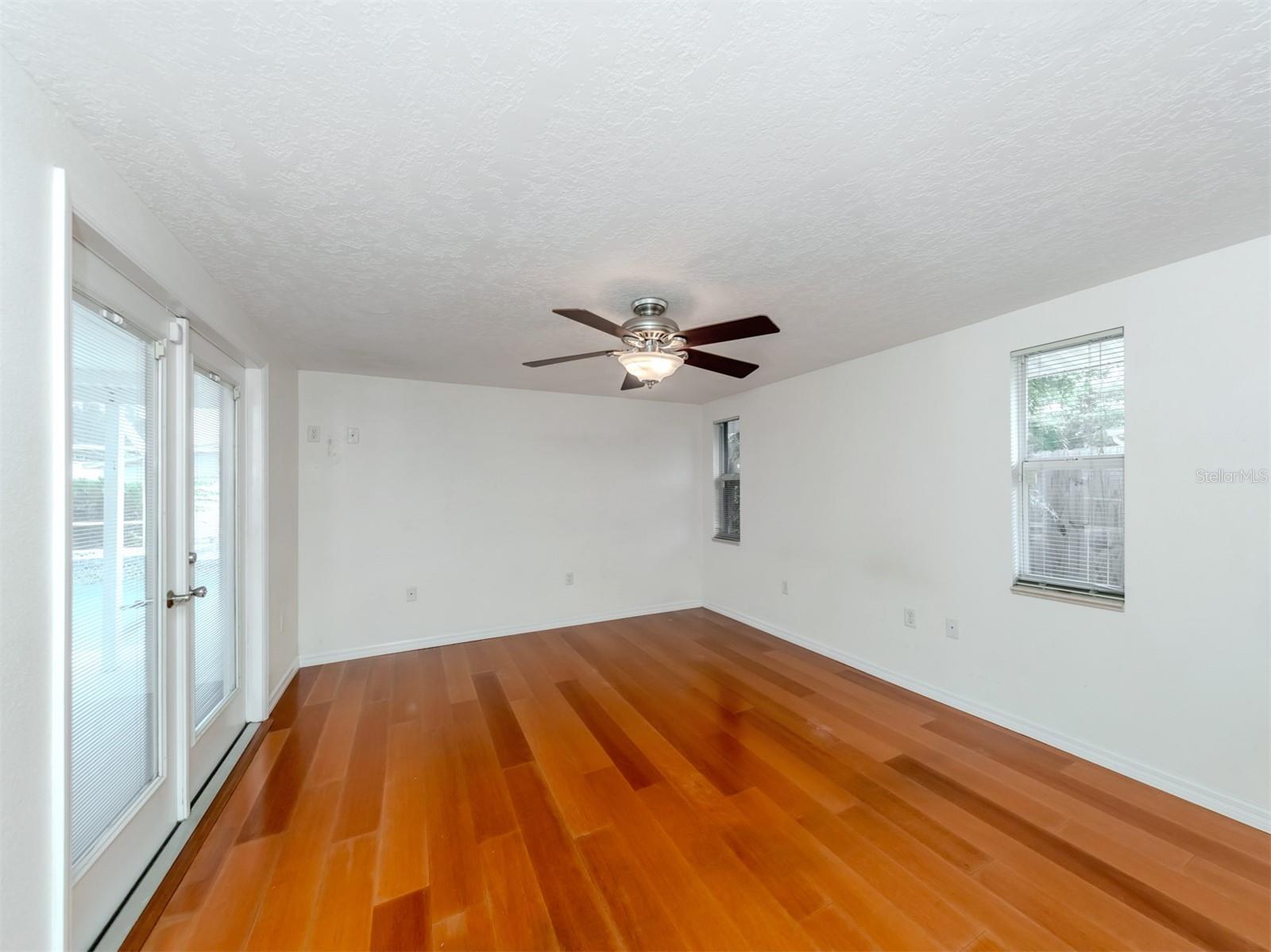 1121 GULF COAST BLVD, VENICE, FL, 34285