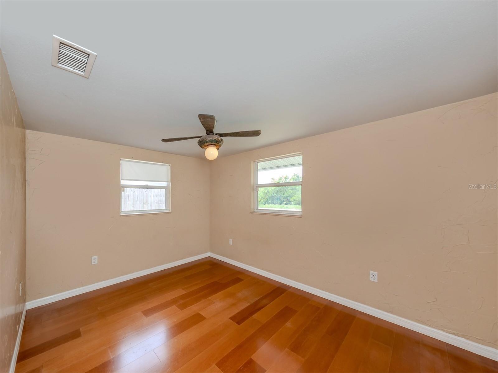 1121 GULF COAST BLVD, VENICE, FL, 34285