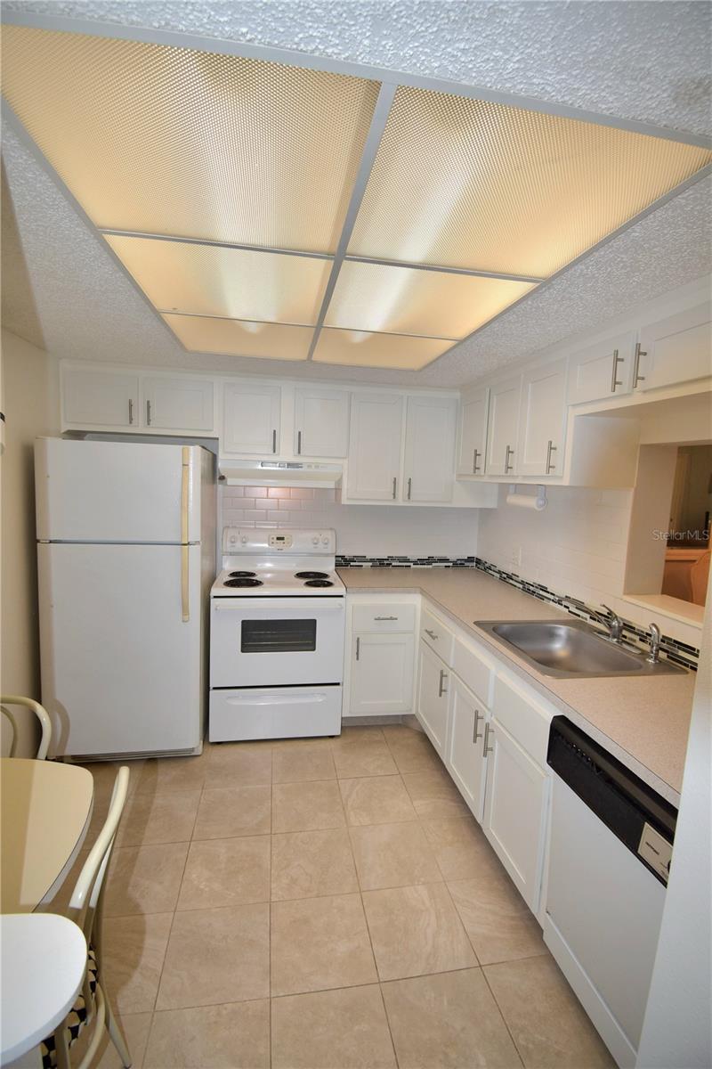 952 VIRGINIA ST #110, DUNEDIN, FL, 34698