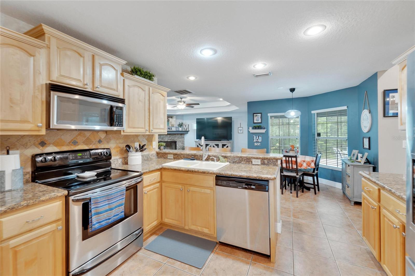 2821 BLACKWATER CREEK DR, LAKELAND, FL, 33810