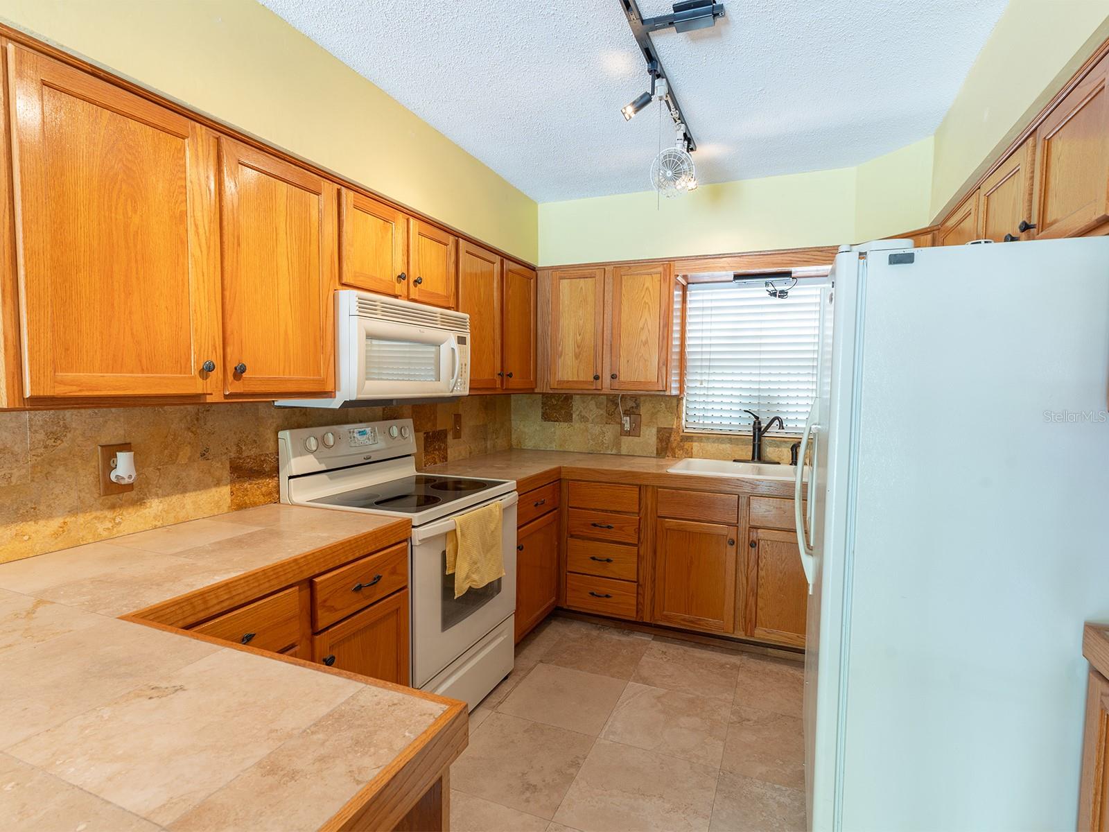 525 AVENUE O SE, WINTER HAVEN, FL, 33880