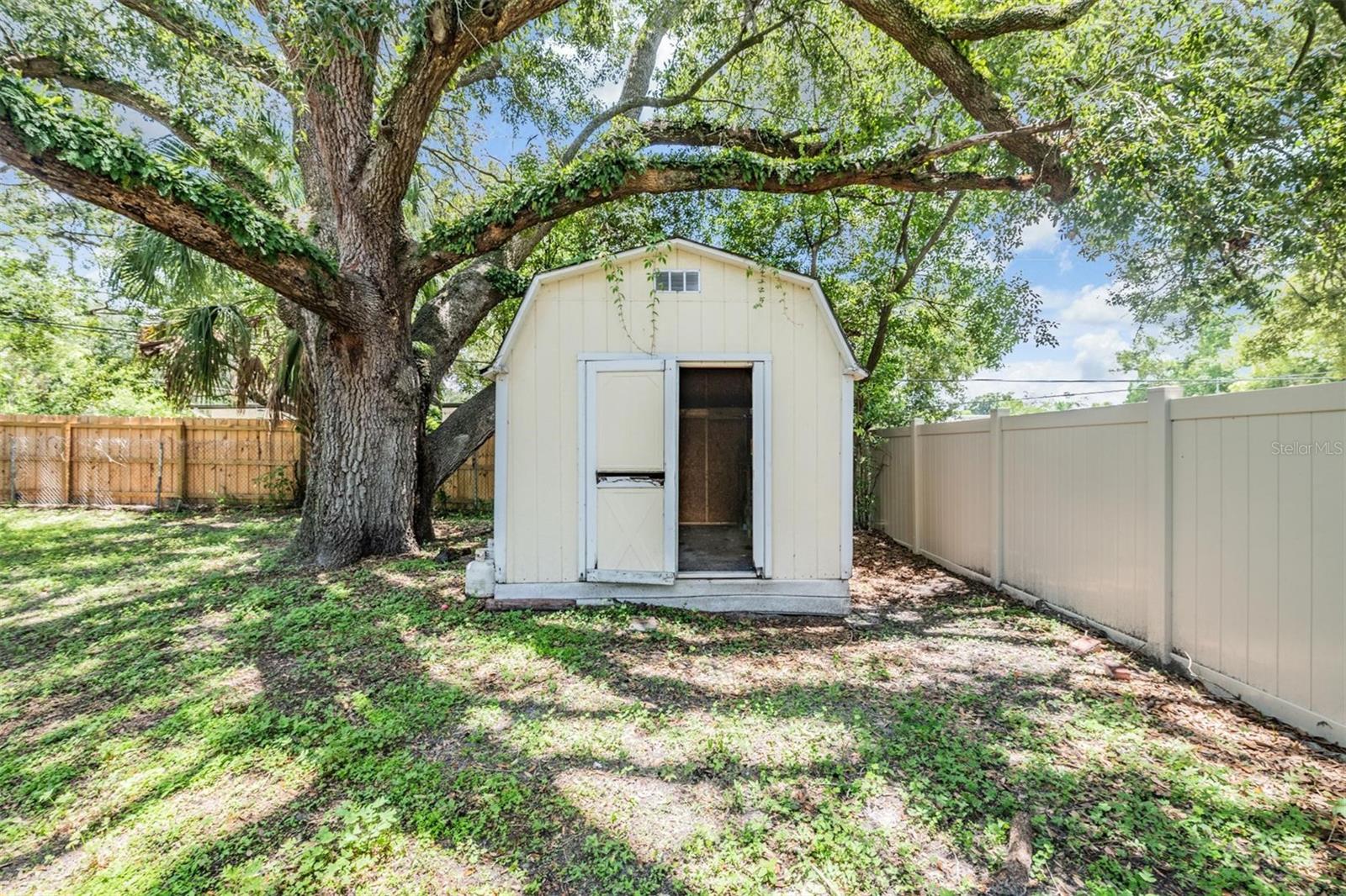 515 HIBISCUS DR, TEMPLE TERRACE, FL, 33617