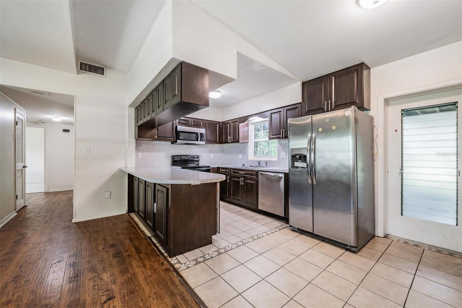 515 HIBISCUS DR, TEMPLE TERRACE, FL, 33617