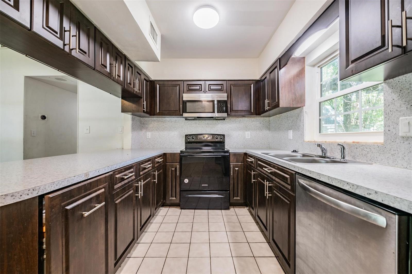 515 HIBISCUS DR, TEMPLE TERRACE, FL, 33617
