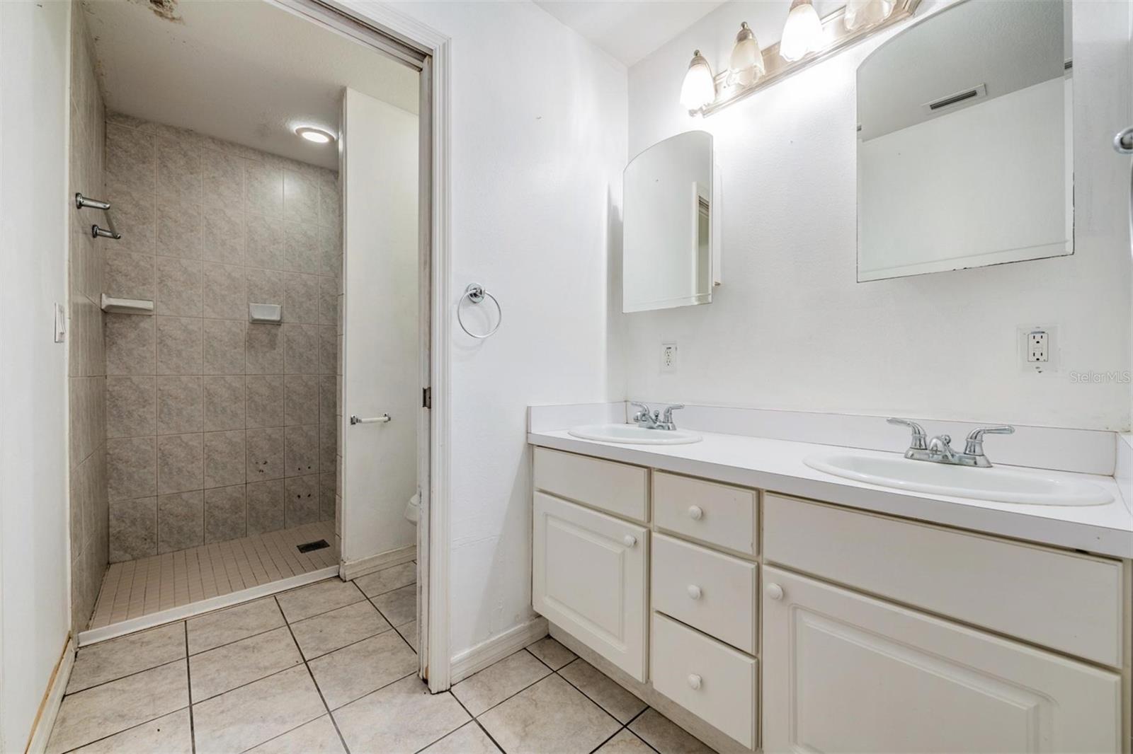 515 HIBISCUS DR, TEMPLE TERRACE, FL, 33617