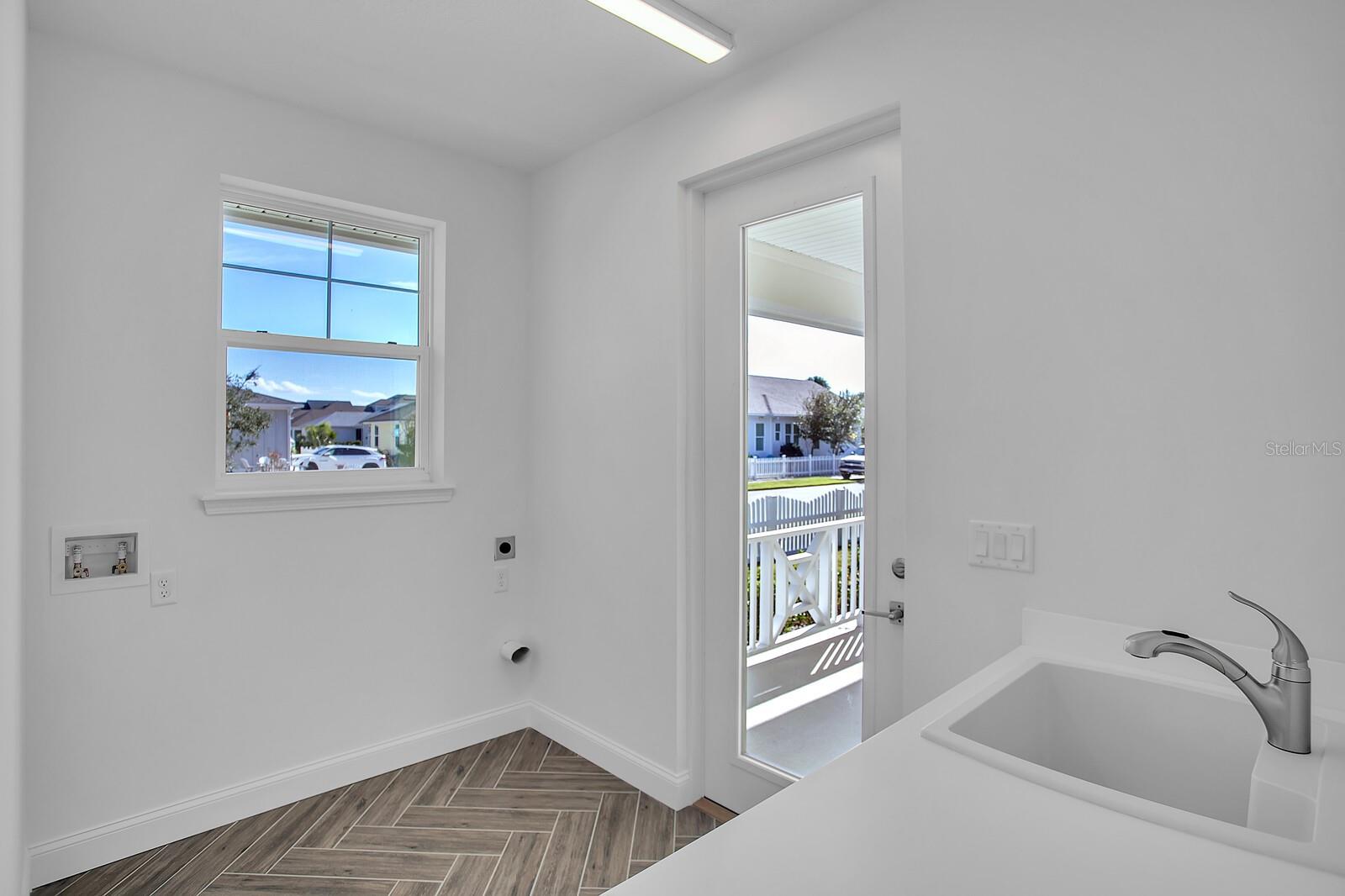 27 HIDDEN TREASURE DR, PALM COAST, FL, 32137