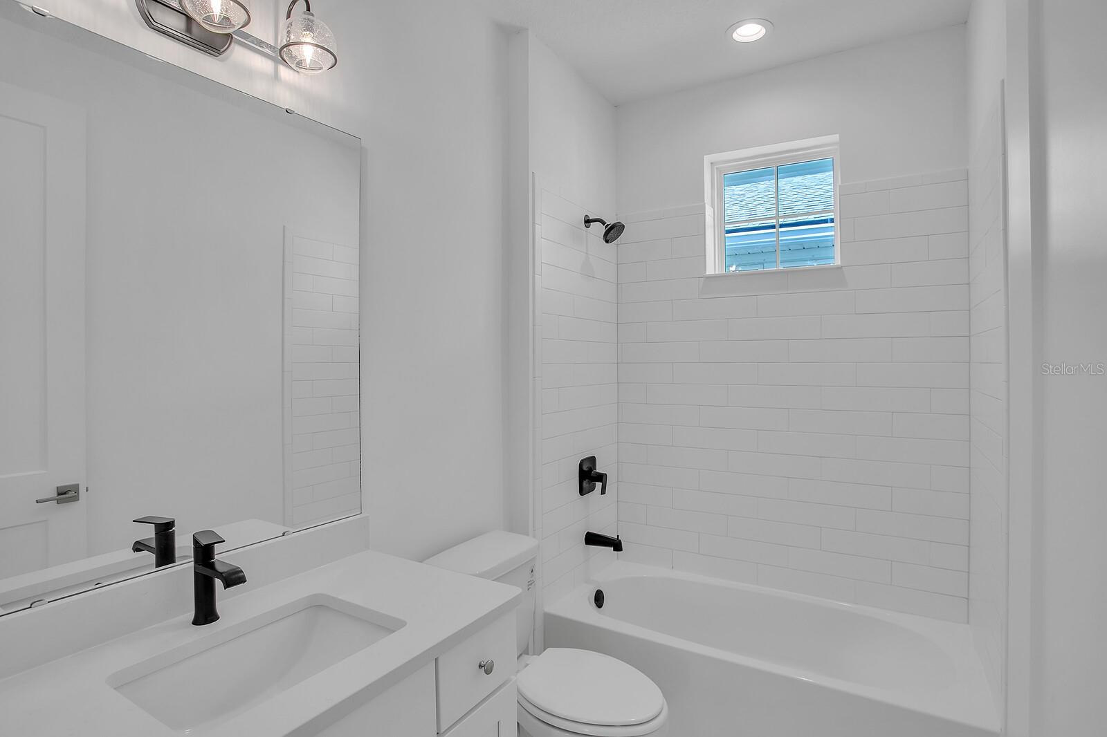 27 HIDDEN TREASURE DR, PALM COAST, FL, 32137