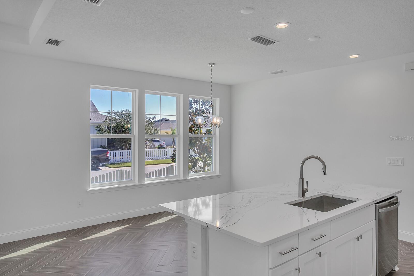 27 HIDDEN TREASURE DR, PALM COAST, FL, 32137