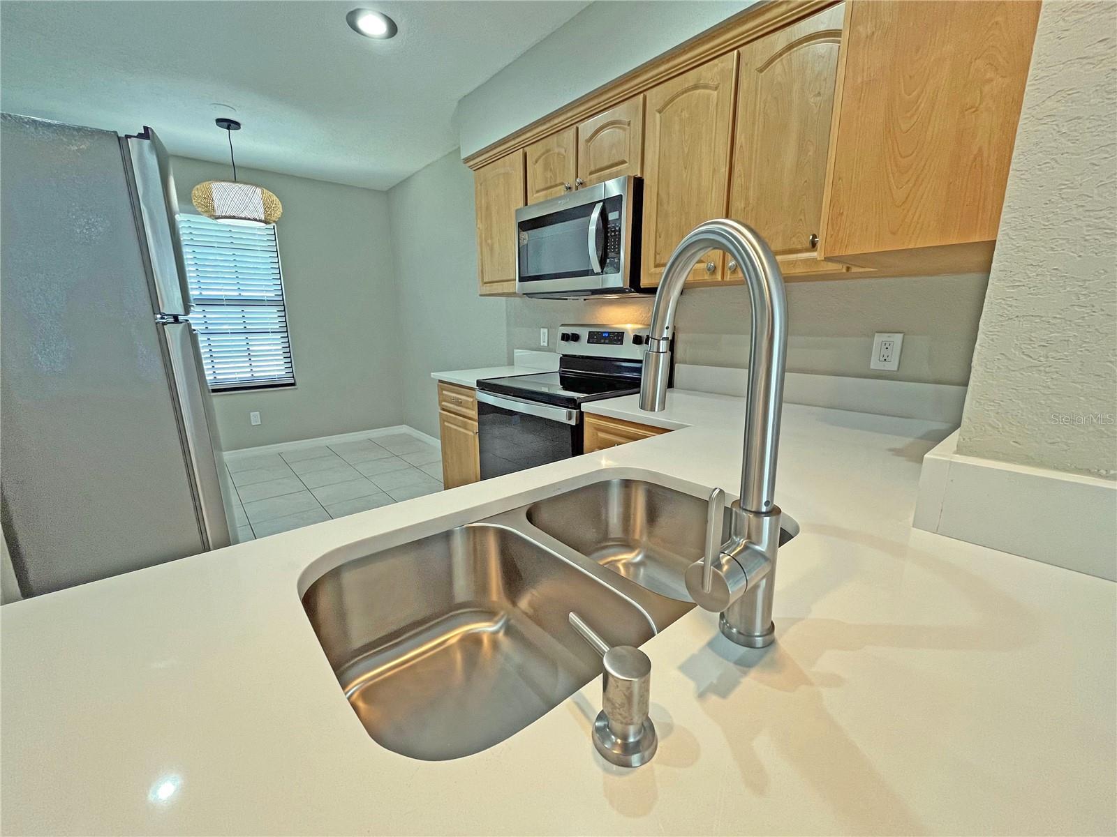 16510 LAKE BRIGADOON CIR, TAMPA, FL, 33618